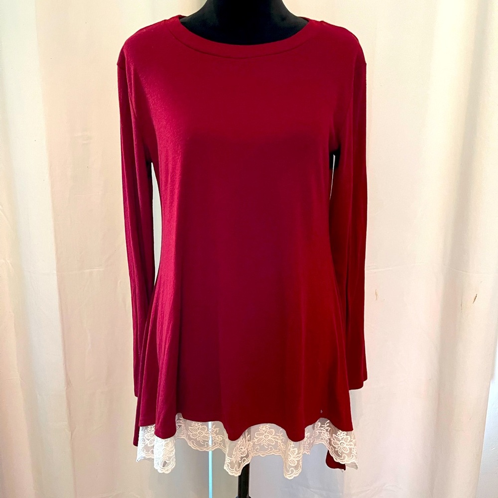Cute women’s tunic with lace